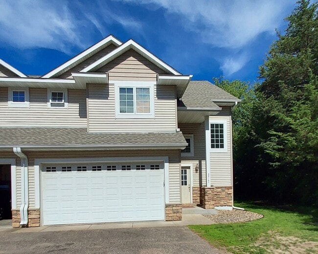 Photo - Nice 3 Bedroom 2.5 Bathroom Townhome in Hudson
