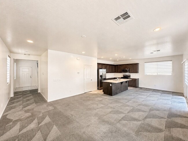 Photo - 6784 Pivot Point St