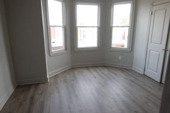 Photo - 1440 N Allison St