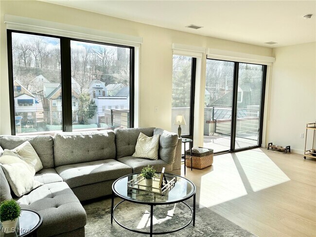 Photo - 2189 Cornell Rd Unit 209