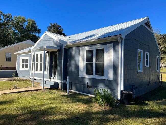 Photo - 519 Lakeview Ave