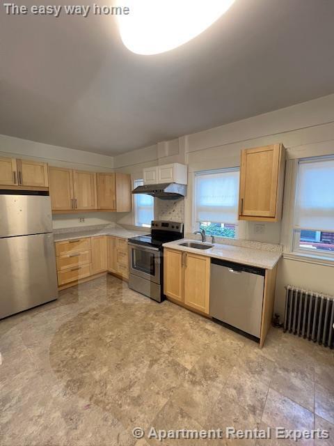 Building Photo - 12 Quincy St Rental