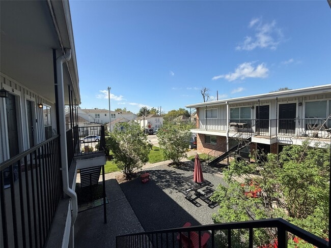 Photo - 425 E 9th St Unit 16