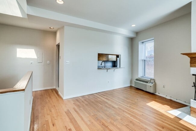 Building Photo - Top Tier Two-Level Abode-- Storage and Parking Included!