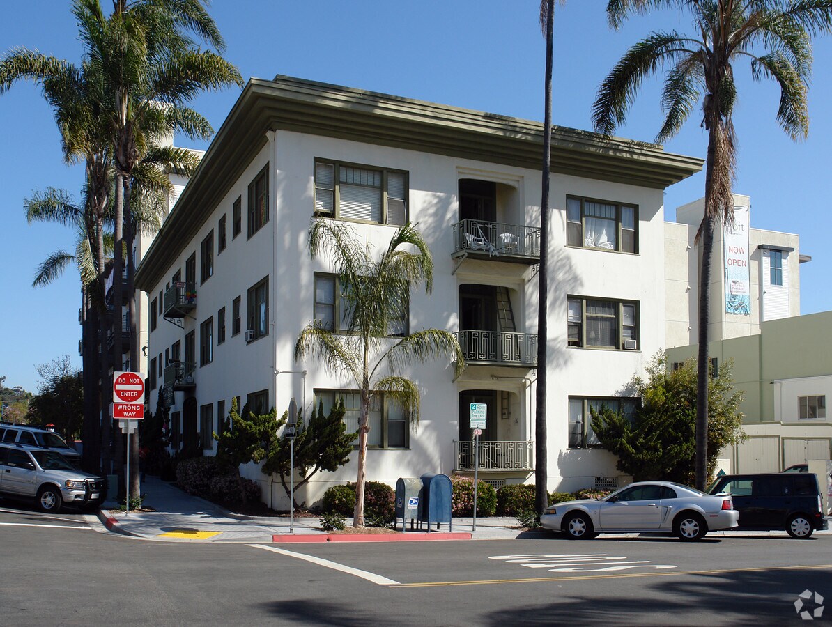 Photo - Mayfair Apartments