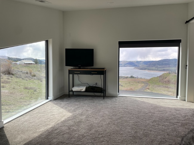 Photo - 40740 Clearview Dr N