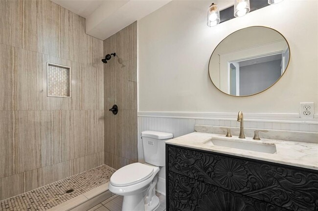 Photo - 5709 N Suwanee Ave