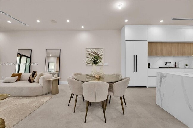 Photo - 920 NE 17th Ave