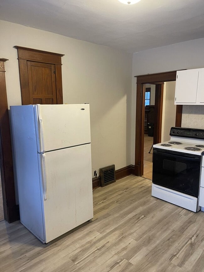 Building Photo - 50656 Main St Unit #1