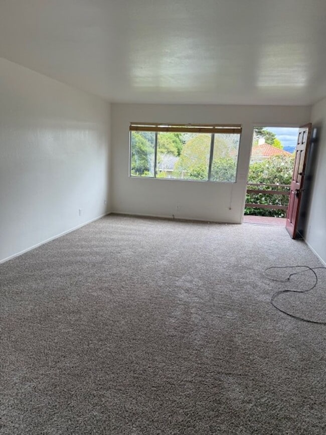 Photo - Large Three bedroom two bath home walking distance to downtown Monterey, DLI, MIIS and the Warf