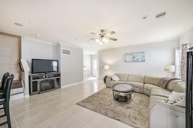 Photo - 1728 Tornado