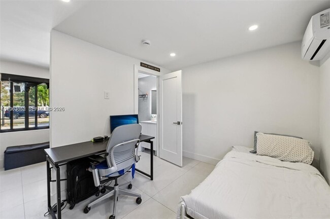 Photo - 5152 SW 6th St Unit B
