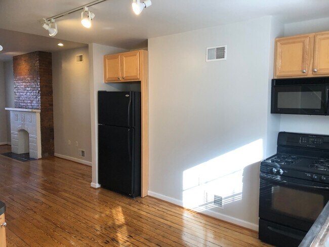 Photo - 1928 Harcum Way