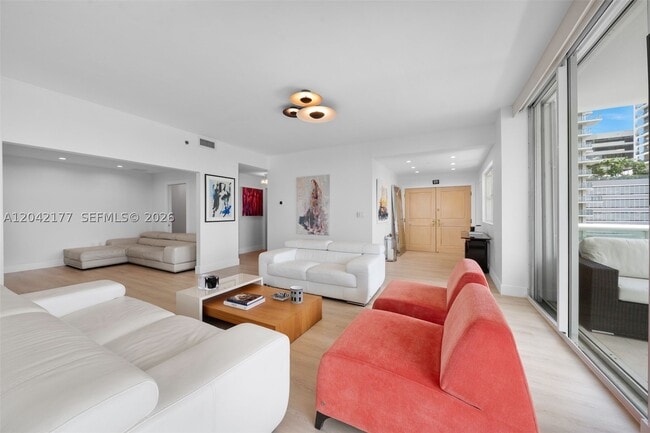 2645 S Bayshore Dr Unit 601