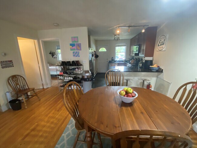 Photo - 1430 Tremont St