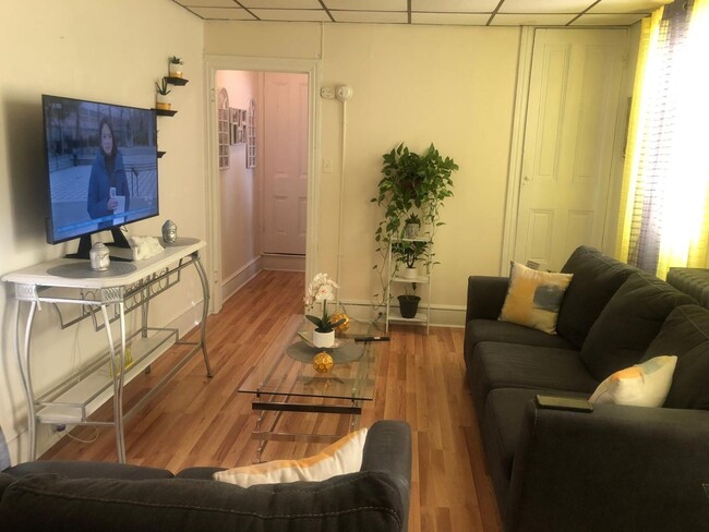 Photo - 924 Perry St Apartment Unit 8910d41d-0e4e-11eb-9ba0-024e14449321