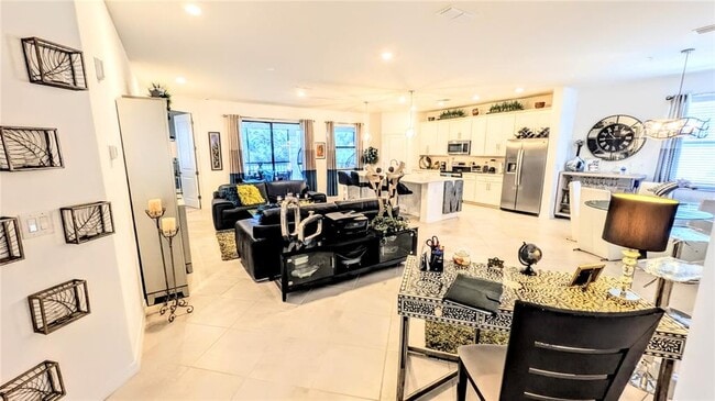 Photo - 5639 N Honore Ave Unit 222