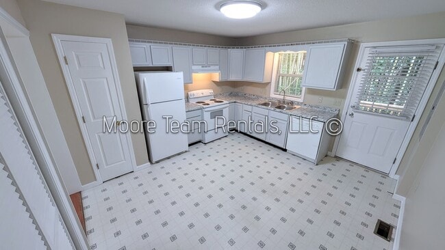 Photo - 1103 Maple St Unit Maple St 1103 - B