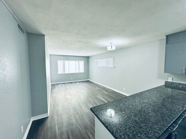 Photo - Fabulous landmark Downtown Austin property! Great downtown neighborhood!