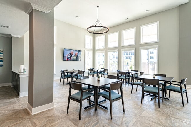 Amenities - Lounge