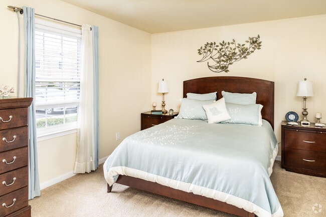 1BR, 1BA - 868SF - The Lilac - Bedroom - Thalia Gardens Apartments and Townhomes