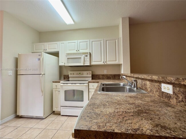 Building Photo - 1904 Alamanda Way Unit 1904 Rental