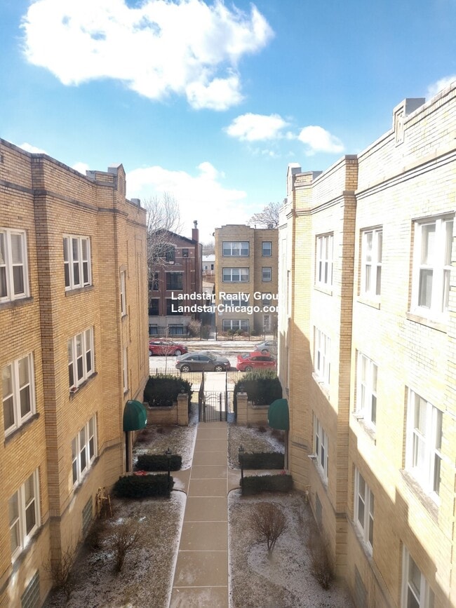 Photo - 4045.5 N Mozart St Unit 1E
