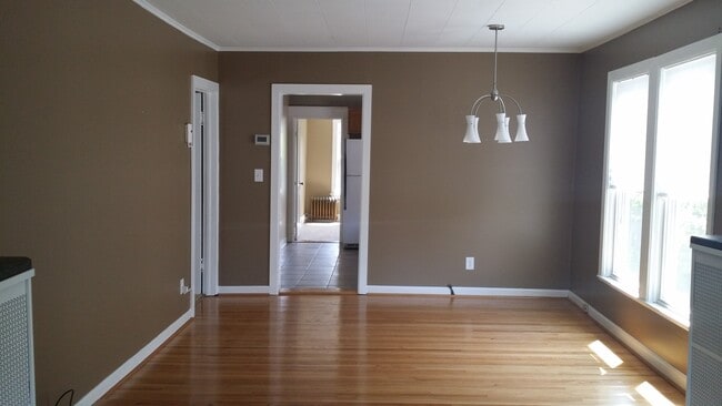 Living room - 169 Norwalk Ave Unidad Upper
