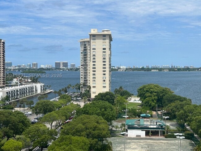 Building Photo - 11111 Biscayne Blvd Unit 11