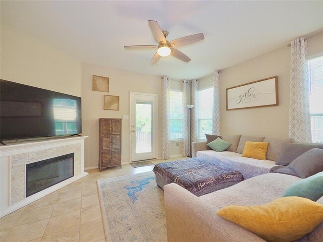 Building Photo - 201 Sheepshank Dr Rental