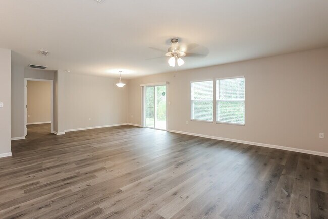 Photo - 1981 April Oaks Dr