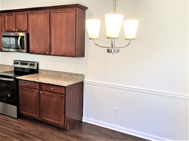 Photo - 867 Jennifer Ln