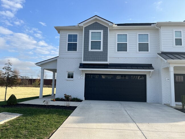 Front View - 1910 Bethpage Dr Casa Adosada