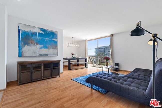 Photo - 100 S Doheny Dr Unidad 710 Rental