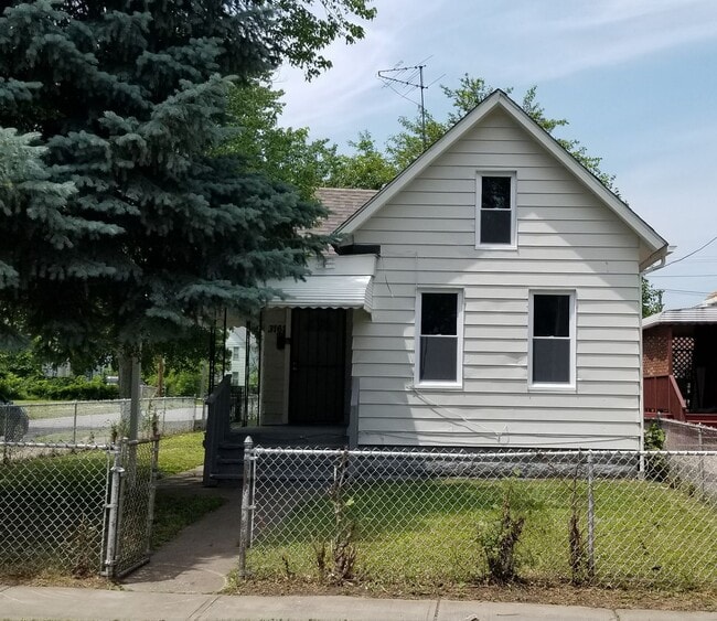 Photo - Clark/Fulton - 4 bed/1 bath - Single Family Home