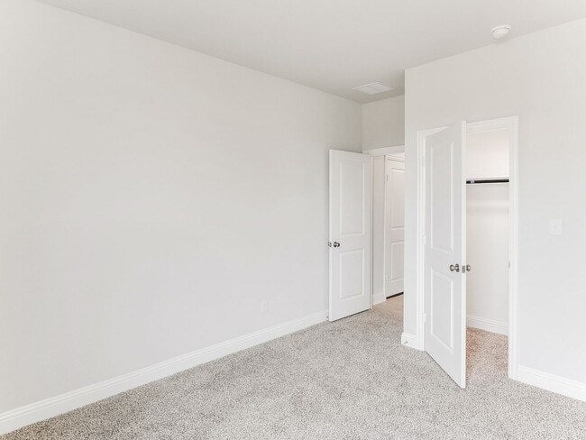 Photo - 427 Magellan Rd