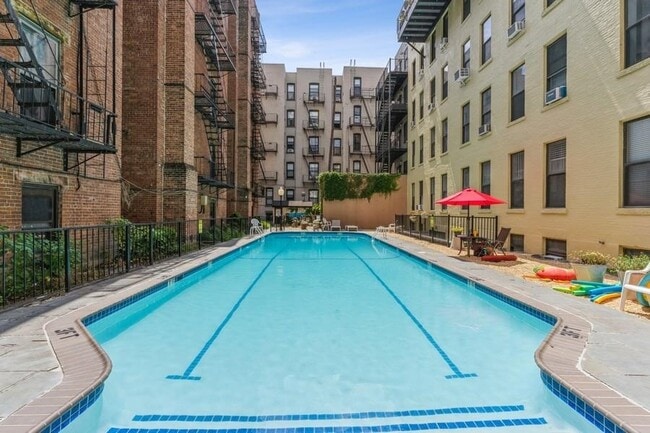 Building Photo - 1115 Willow Ave Unit 107 Rental