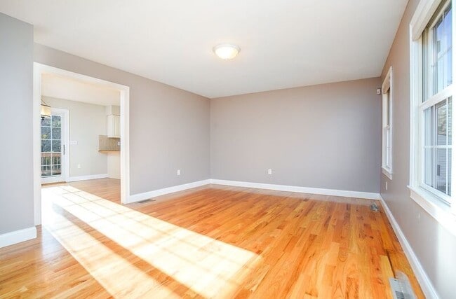 Photo - 2355 Westfield St