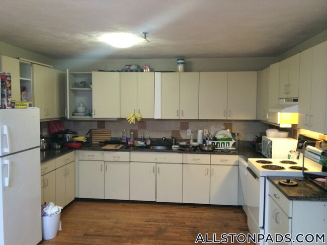 Building Photo - 1110 Commonwealth Ave Rental