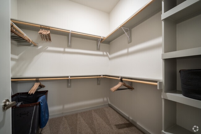 1BR, 1BA - 760SF