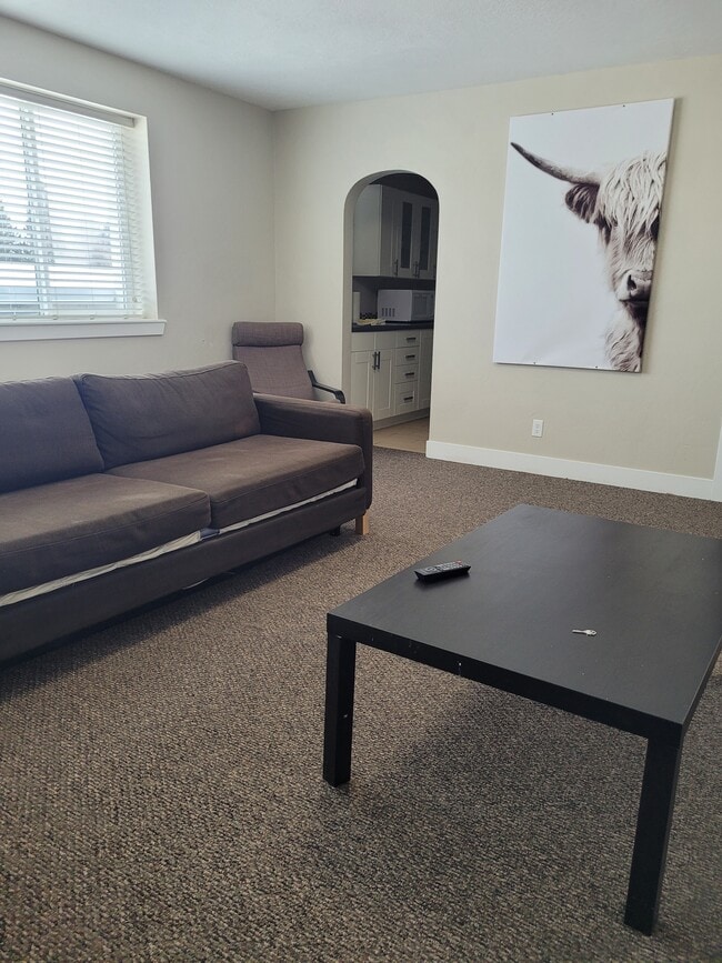 Building Photo - Roost Unit 6 - Furnished - ABNB