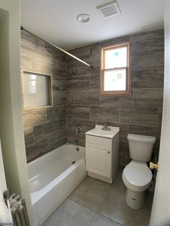 Photo - 174 N 17th St Unidad 2