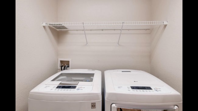 Photo - 324 E Fountain Blvd