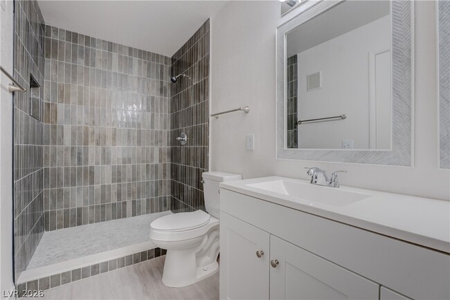 Building Photo - 3060 Tarpon Unit 204