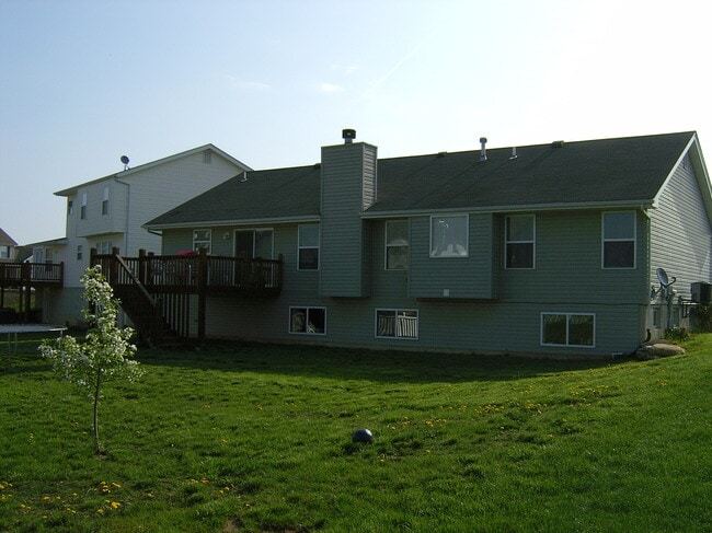 944 Hampshire Heath Dr