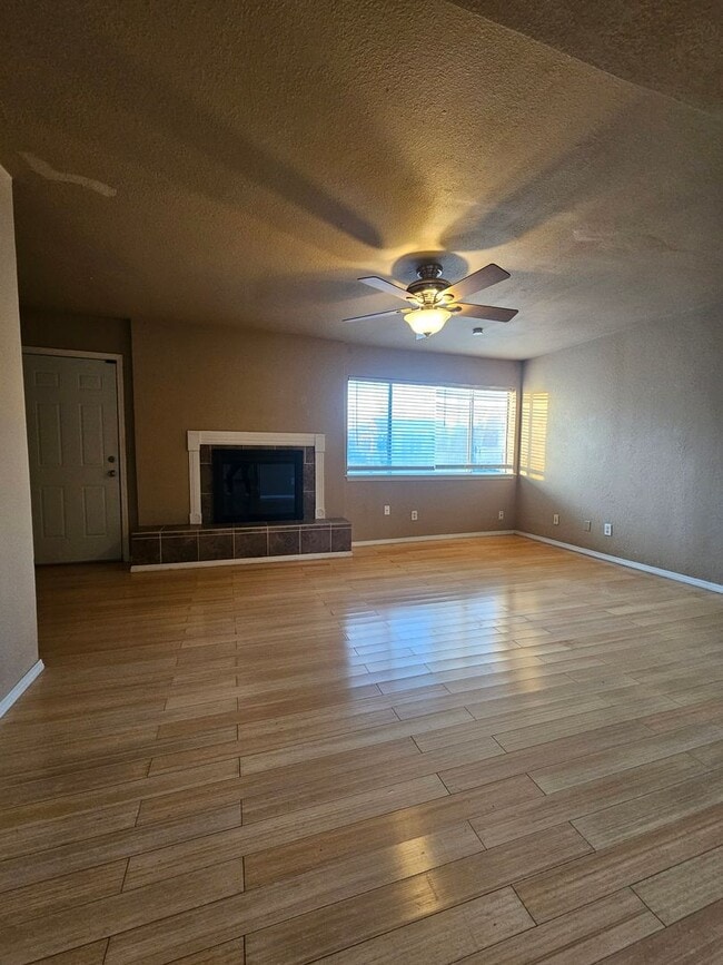 Photo - (2) Bed/(2.5) Bath Townhome Avail Now! Pool Access!