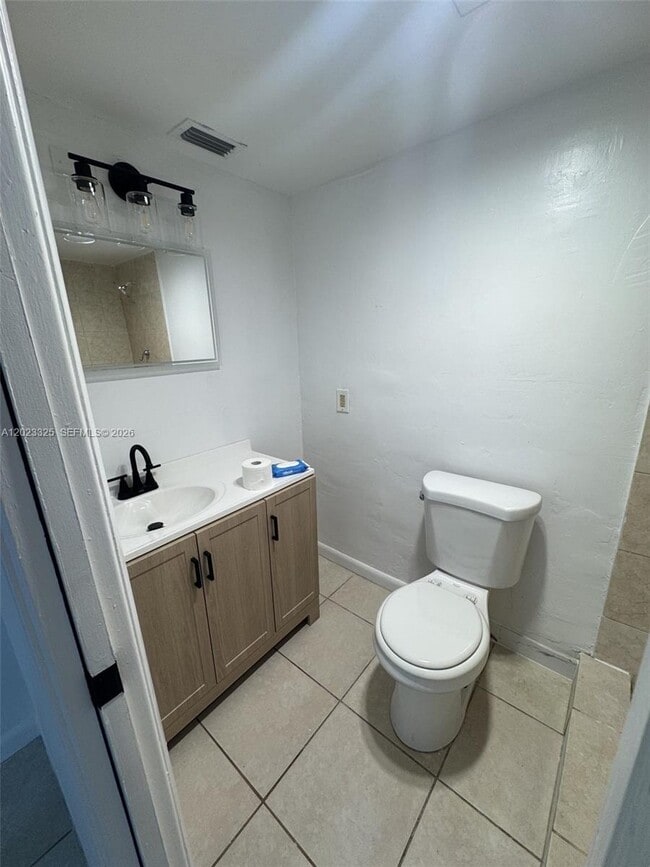 Photo - 1643 NE Miami Gardens Dr Unidad 121