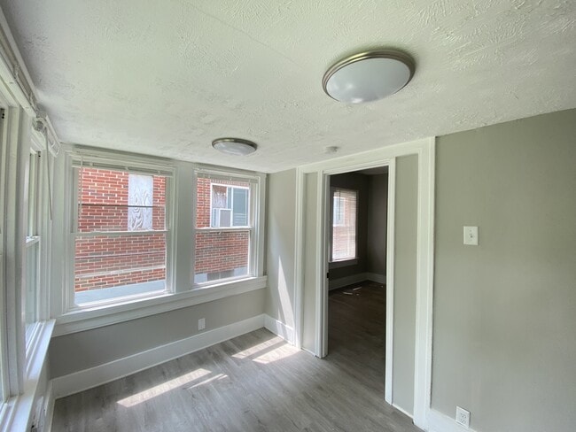 Photo - 1004 W Fairview Ave