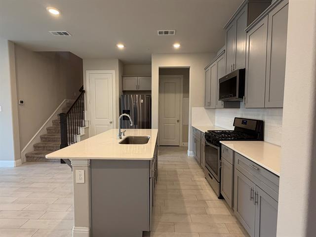 Photo - 624 Hutchinson Ln