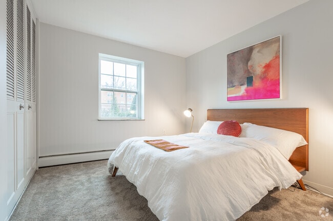 2BD 1BA 924 sq. ft. - Willogrove Apartments